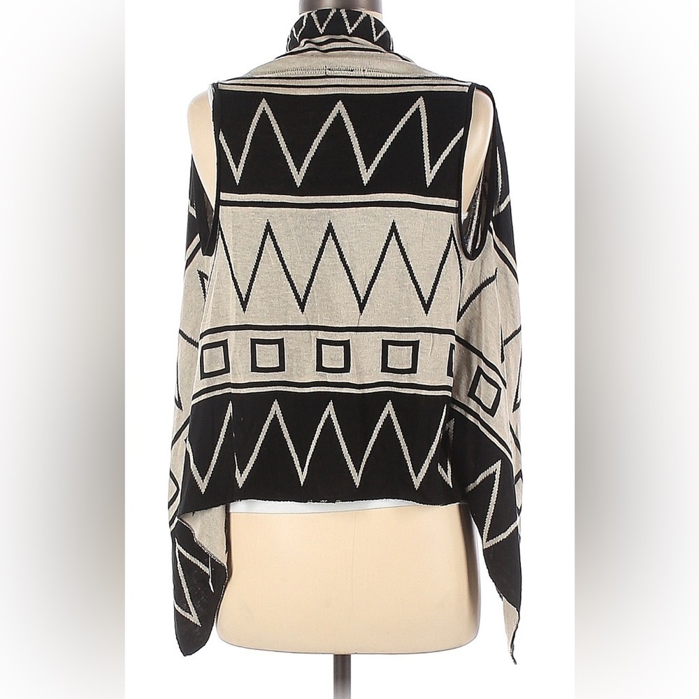 MAURICES - Aztec sleeveless vest cardigan. Great layering item. - Picture 3 of 3
